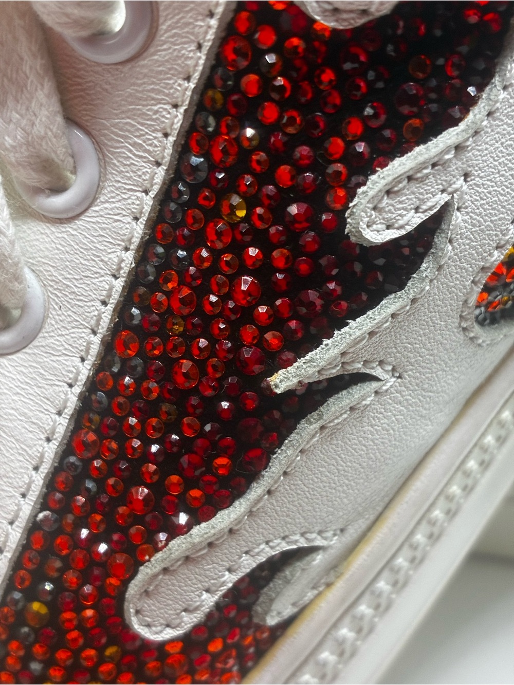 LOLA CRUZ WOMANS LEATHER / RHINESTONE EMBELLISHED SNEAKER/ SIZE 7 - Picture 11 of 15